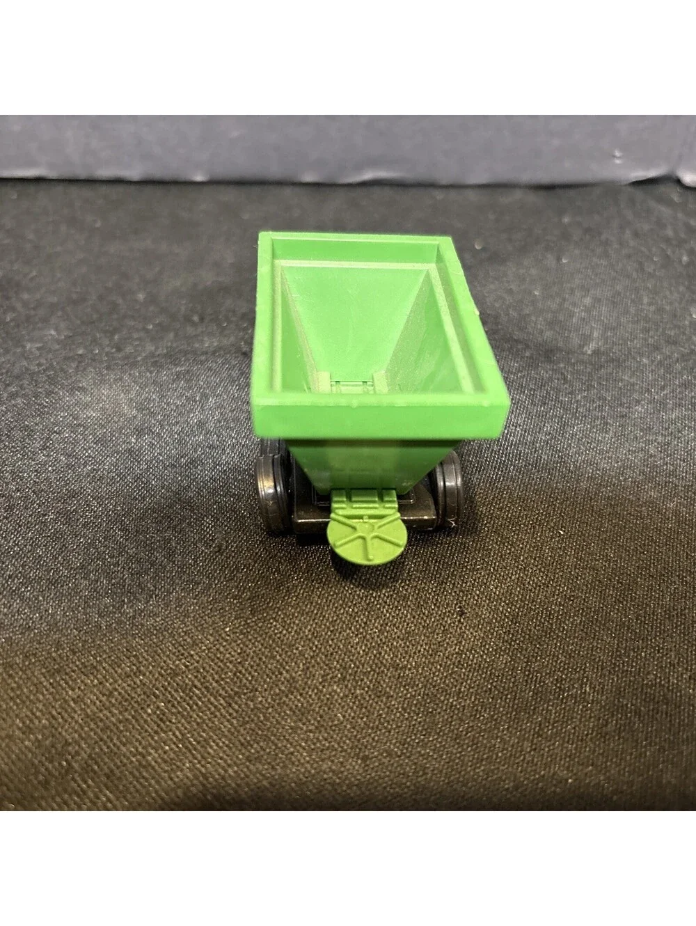 VTG 1967 ERTL John Deere Grain Cart Made In USA 1/64 Great Unplayed With Toy